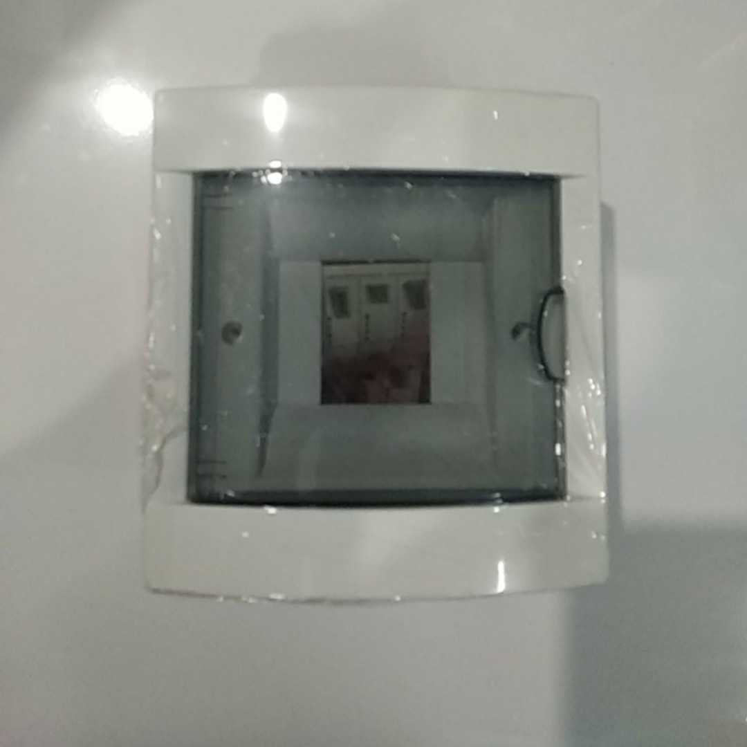 Щиток під автомат внутрішній 4 білий з дверцятами VIKO 90912004-UA1