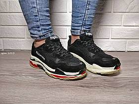 Жіночі кросівки Balenciaga Triple S замшеві стильні чорно-білі червоні