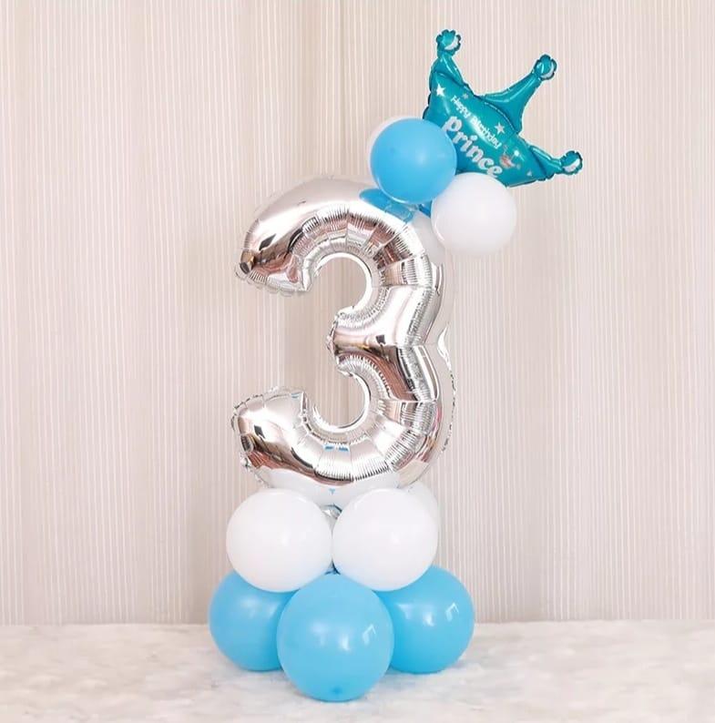 Цифра 3 на підставці з куль | Блакитна