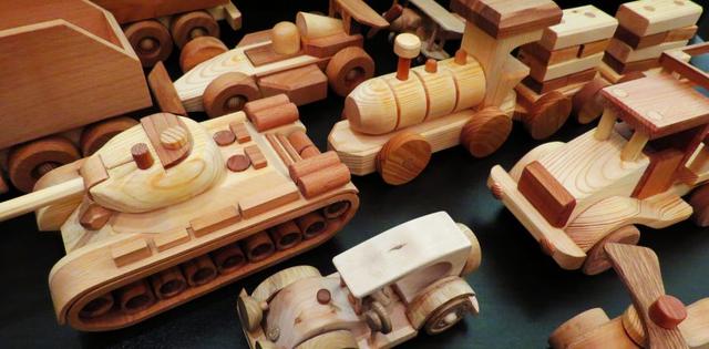 Большой выбор игрушек и сувениров из дерева оптом в Украине