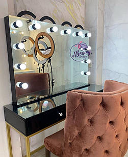 Гримерка, стіл для візажиста на металевому каркасі, ноги золото.