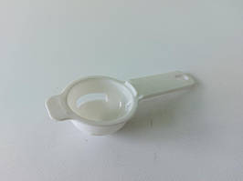 Ложка пластмасова для відокремлення жовтка від білка d 6 cm, L 14,5 cm.