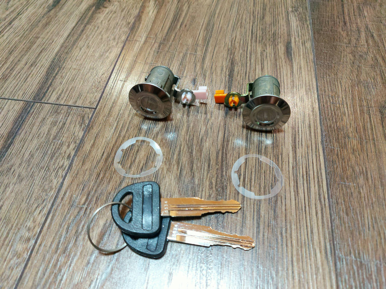 

Личинки (сердцевины) замок дверей Suzuki Grand Vitara (03.1998 - 09.2005)