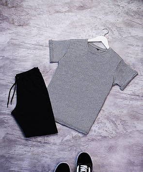 Чоловічі чорні шорти та сіра футболка (7 різновидів комбінацій)/ Літні комплекти для чоловіків без принтів