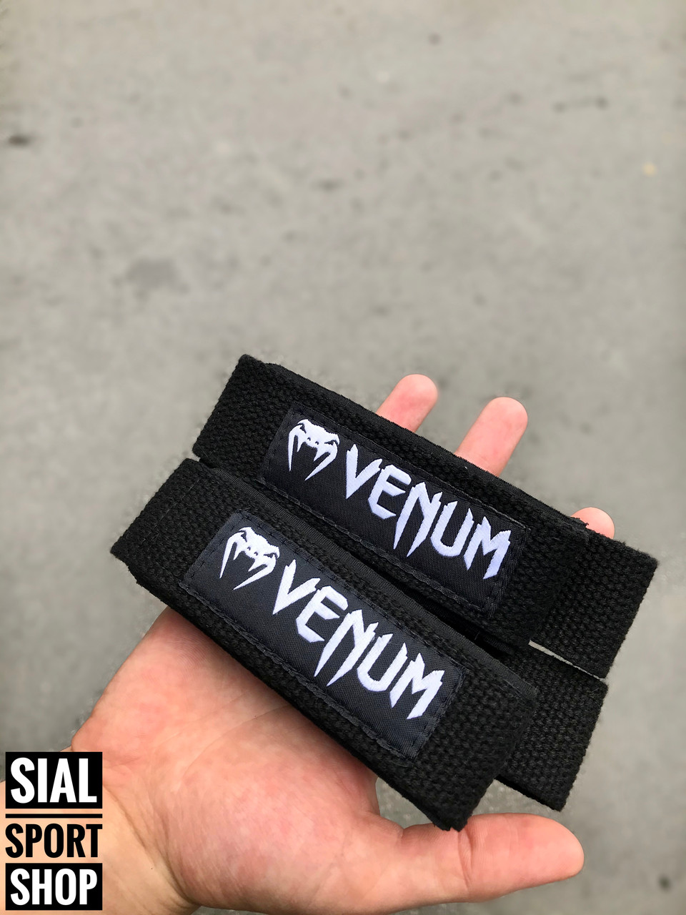 Чорні спортивні лямки Venum Hyperlift Weightlifting Straps - Black (Pair) для турніка і штанги