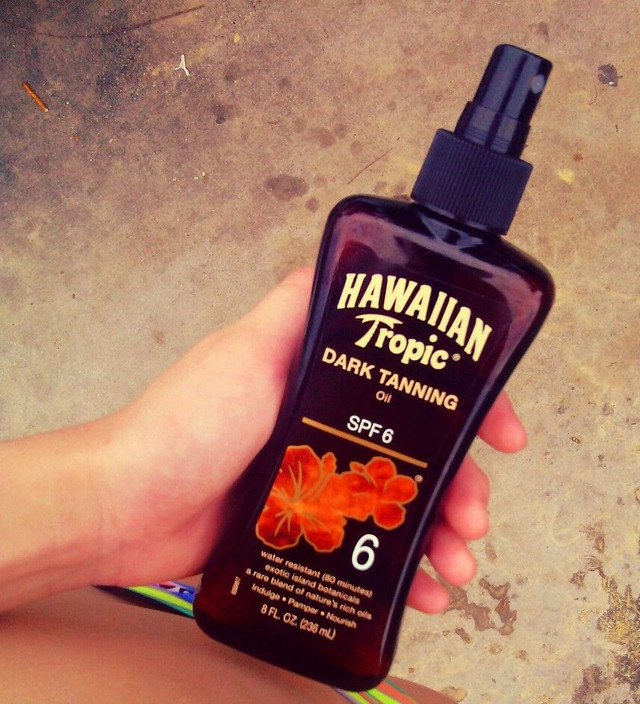 Hawaiian Tropic Island Tanning Oil Spray SPF 6