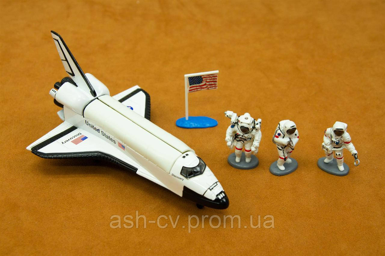 Космічний шатл NASA + космонавти