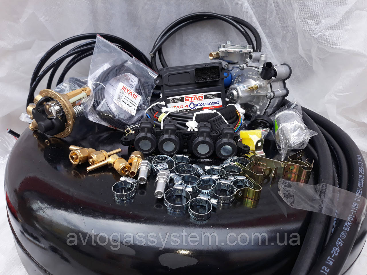 Комплект ГБО 4 покоління Stag Qbox Basic/Tomasetto/форсунки AEB з балоном під запаску