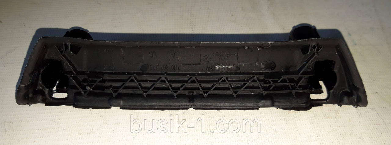 Накладка ручки передніх дверей внутрішня VW T5 03 — Нижня частина, 1 сидіння праворуч, фото 1