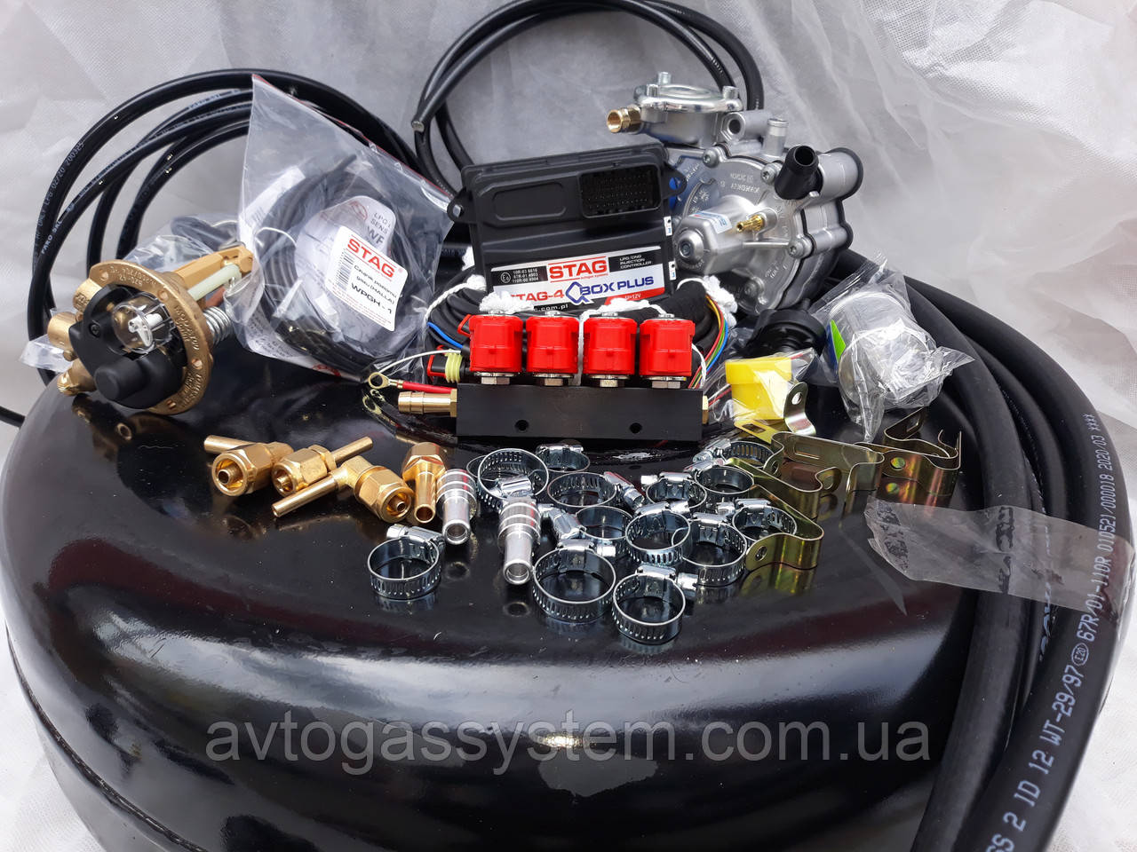 Комплект ГБО 4 покоління Stag Qbox Plus/Tomasetto/форсунки Valtek з балоном під запаску