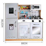 Дитяча кухня KRUZZEL 22115 Світло-коричнева/сіра Деревяна велика ігрова кухня +посуд +світло +звукові ефекти, фото 7