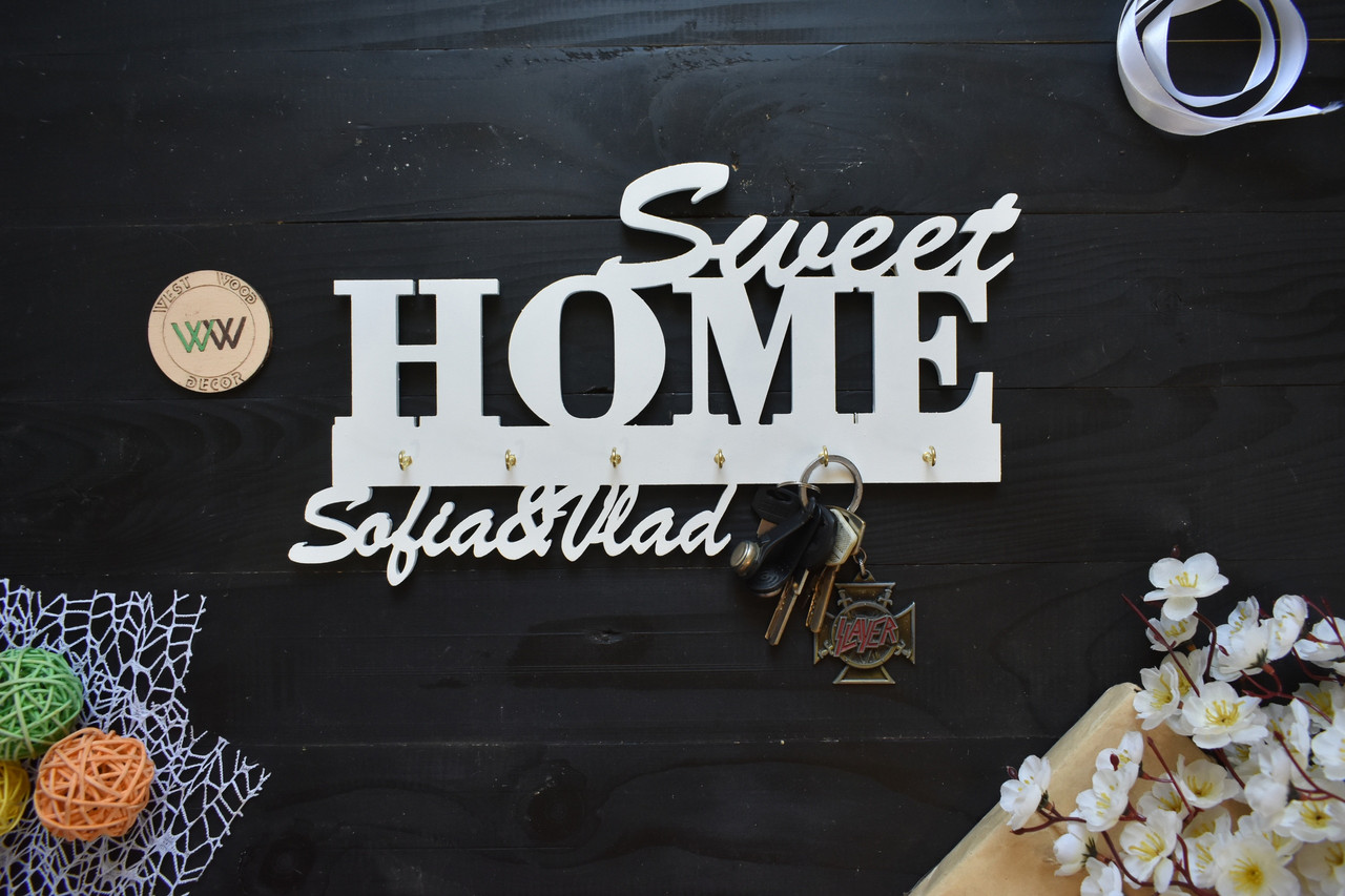 Настінна ключниця з дерева "Sweet home" з іменами, фото 1