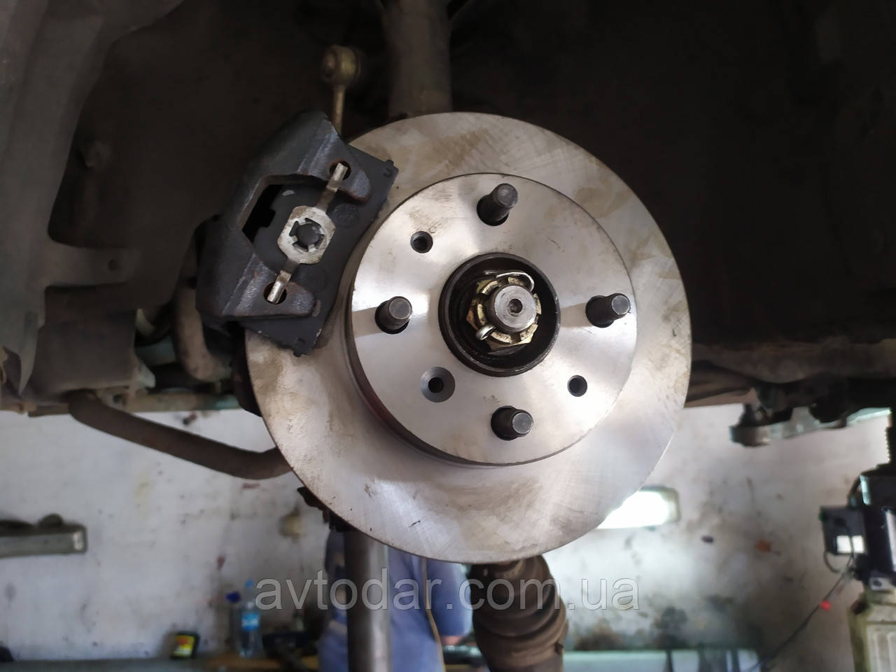 Замена Колодок Тормозных дисков Ремонт ходовой Volkswagen - фото 4 - id-p887083481