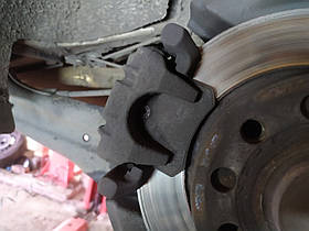 Заміна підшипника ступиці колеса Ремонт ходової KIA