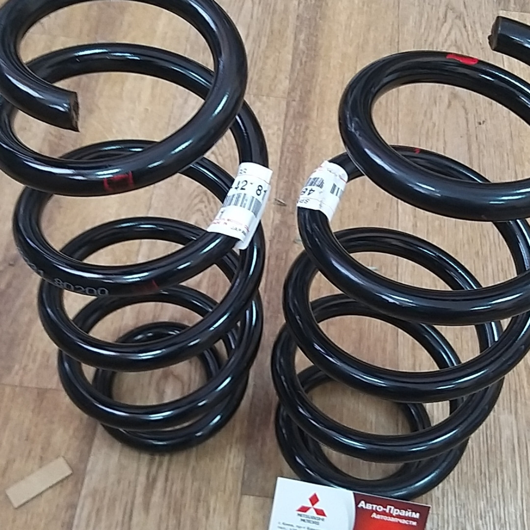 Задні пружини Toyota RAV4 2006-2012 48231-42181