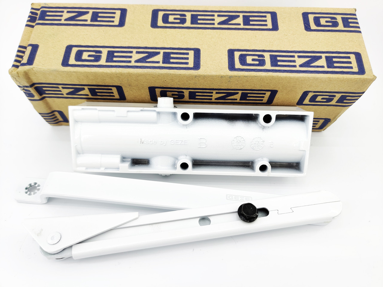 Доводчик Geze TS 1500 с фиксацией до 80 кг белый (Германия) - фото 5 - id-p1223115205