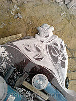 Пам'ятник з граніту Хрест і троянда 3