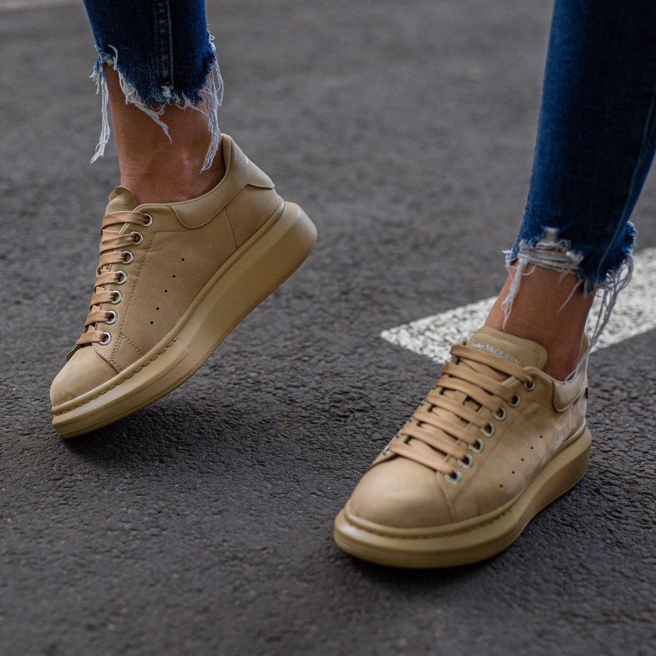 Модні кроси Олександр Маккуїн Беж. Alexander McQueen Luxury Mate Beige Жіночі кросівки люкс бежевий