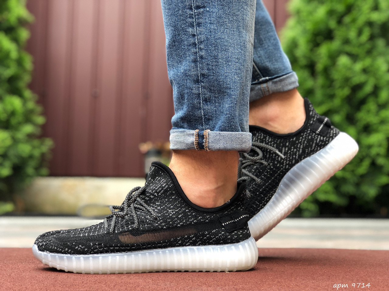 Чоловічі кросівки Adidas Yeezy чорні