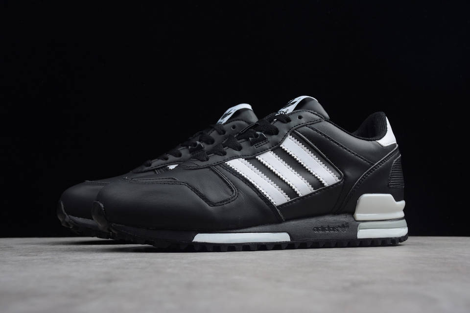 Купить Кроссовки мужские Adidas ZX 700 / ADM-3618 в