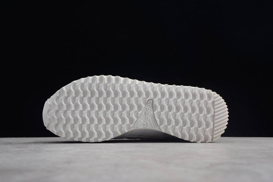 Купить Кроссовки мужские Adidas ZX 700 / ADM-3620 в