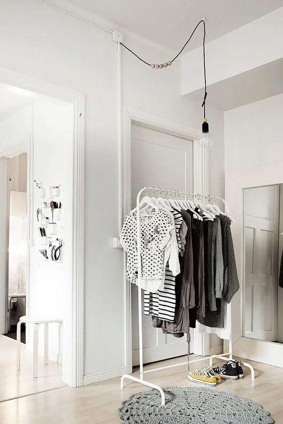 Вішалка для одягу IKEA MULIG біла 601.794.34