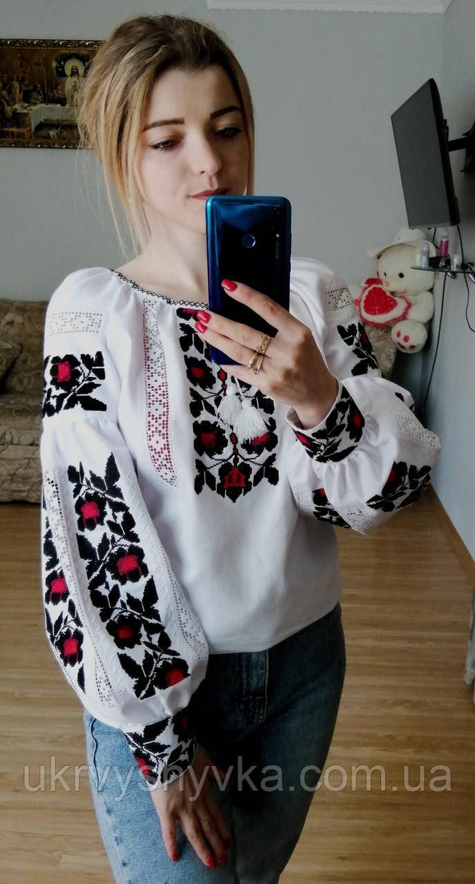 Класична жіноча вишиванка "Незабутня"