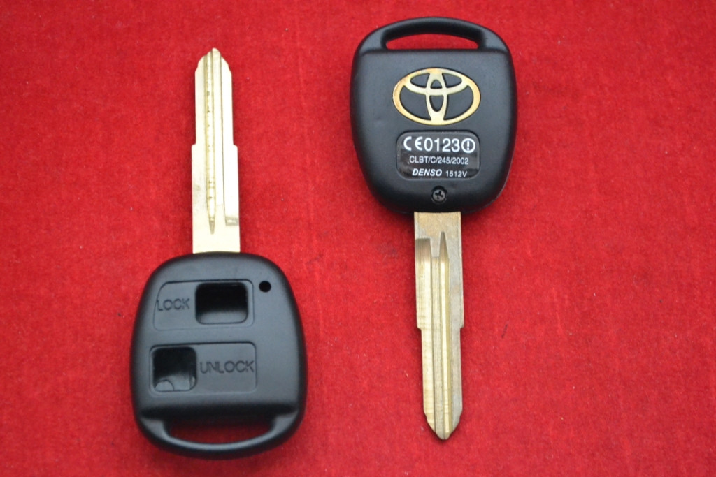Toyota Corolla, Yaris, MR2, ECHO корпус ключа 2 кнопки лезо Toy41