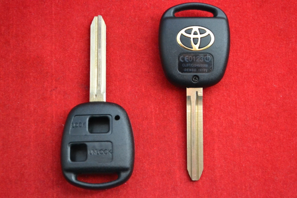 Корпус ключа Toyota Prado 120, Corolla лезвие Toy43 + 2 кнопки - фото 2 - id-p635437327