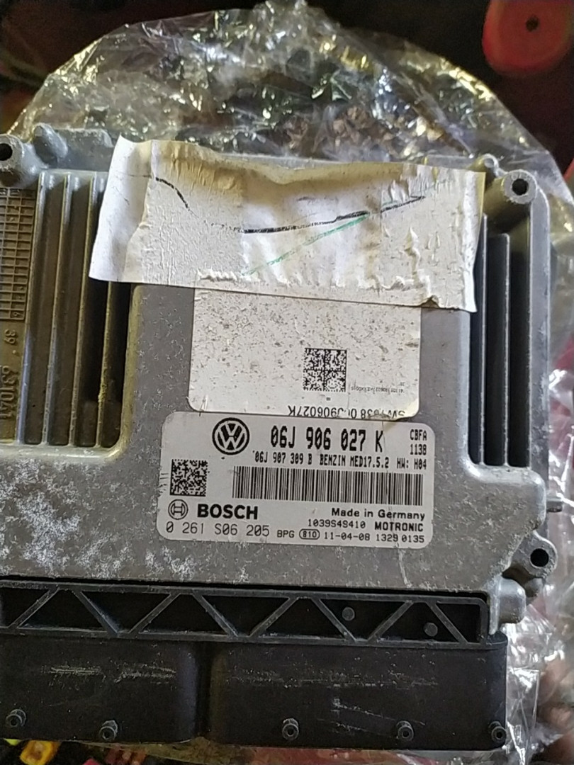 Блок керування двигуном 2.0 tsi gli/gti