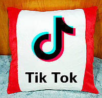 Подушка плюшевая с принтом Tik Tok