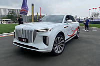 Китайский клон Rolls-Royce Cullinan оказался электромобилем