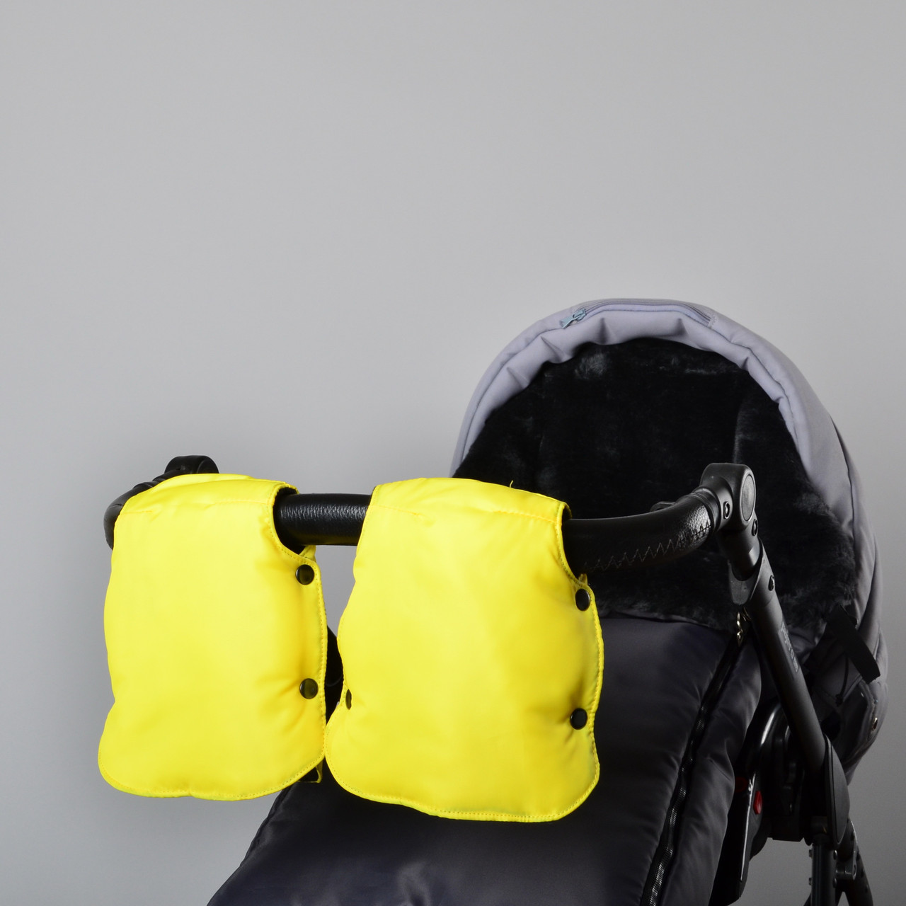 Муфта рукавички роздільні, на коляску / санки, універсальна, для рук, чорний фліс (колір - жовтий)