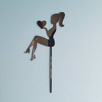 Пластиковий топер Дівчина із серцем — срібло