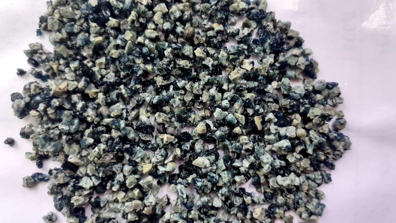 Зелений камінь (кварцит)