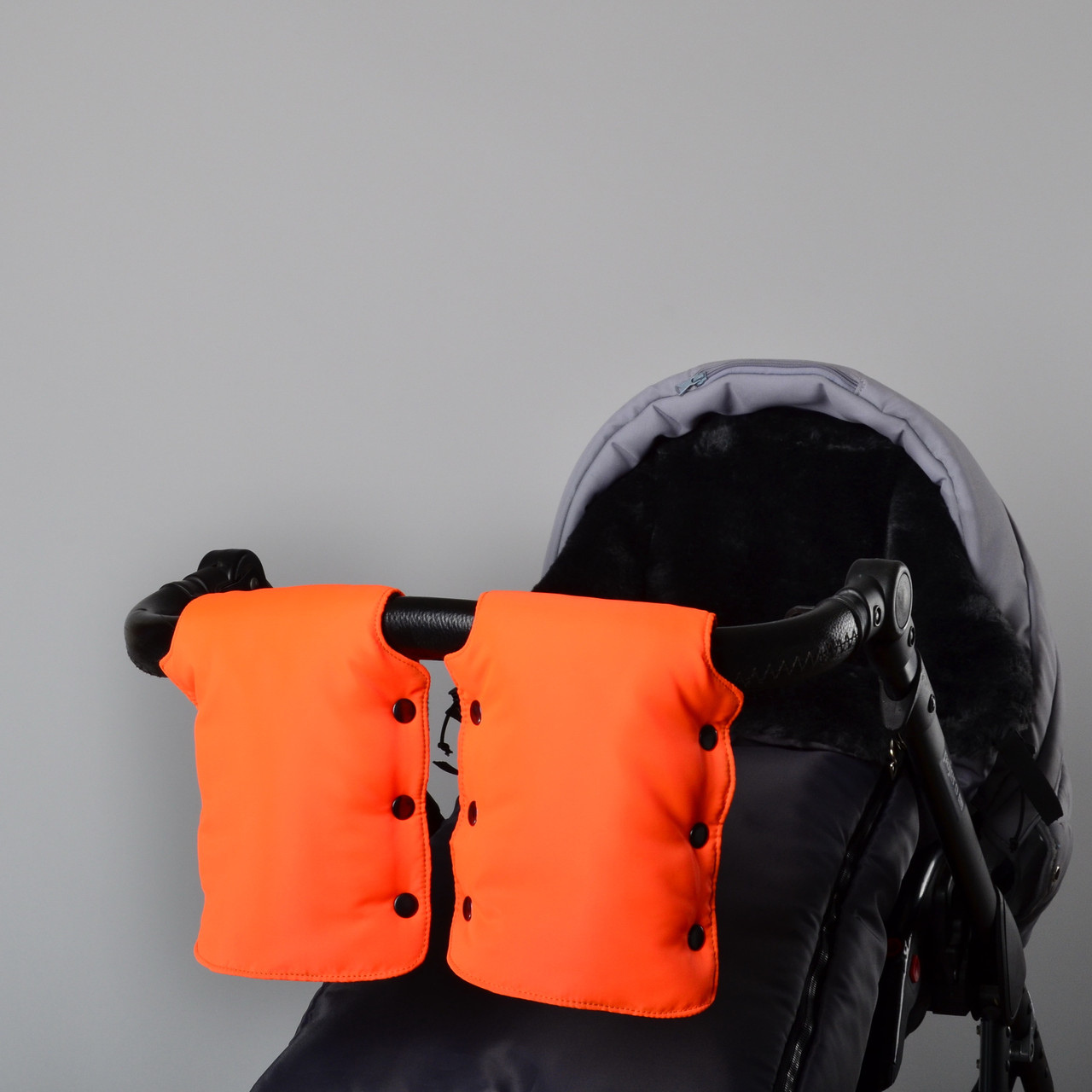 Муфта рукавички роздільні, на коляску / санки, облягаючі, для рук, чорний фліс (колір - помаранчевий)
