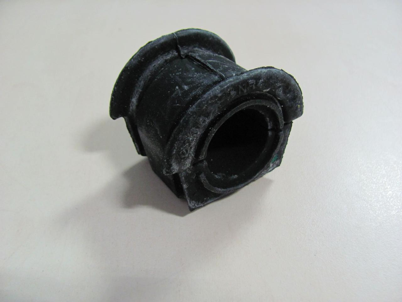 Втулка переднього стабілізатора Fiat Doblo | 01-09 | HUTCHINSON 590321