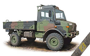 Unimog U1300L 4x4 (2 тонний) армійська вантажівка. Збірна модель. 1/72 ACE 72450