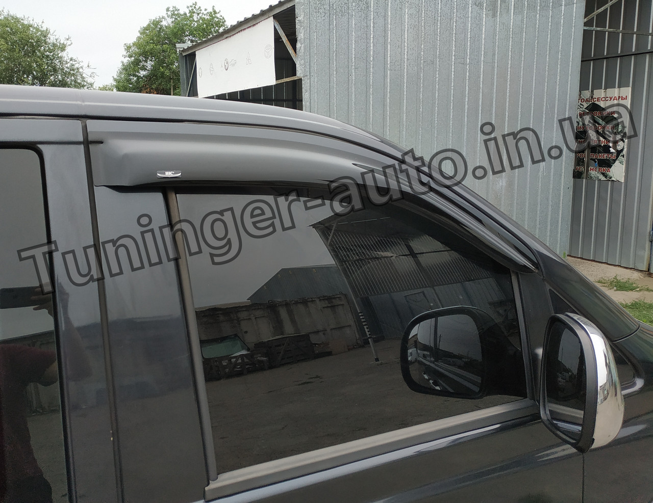 Дефлекторы окон (ветровики) Mercedes Vito W639 2003-2015 (Hic) - фото 3 - id-p328951300