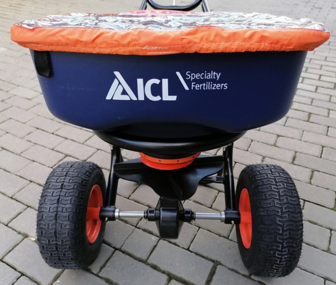 Розкидач добрив Accupro 2000 роторний 42 л