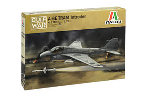 A-6E TRAM INTRUDER. Пластикова модель пожежника для збирання в масштабі 1/72. ITALERI 1392