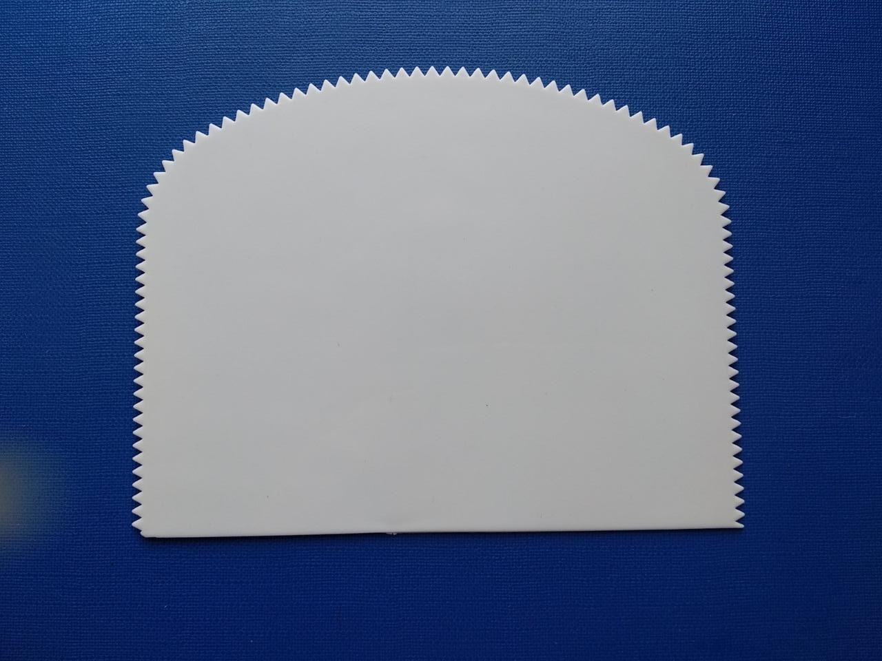 Скребок кондитерський для крему