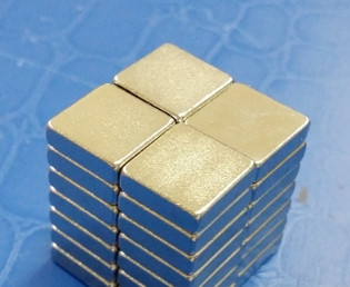 Магніт неодимовий. Прямокутник 9,6x9,6x2,6 мм Зчеплення ≈ 1,4 кг 30 шт., фото 1