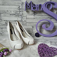 Белые туфли женские Silver Rose на каблуке размер 35