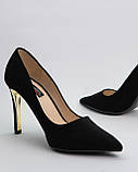 Туфлі човники жіночі чорні на золотому підборі на шпильці замшеві 10 см, фото 2