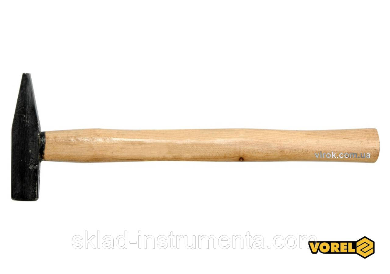 Молоток слюсарний VOREL з дерев'яна яною ручкою 100 г