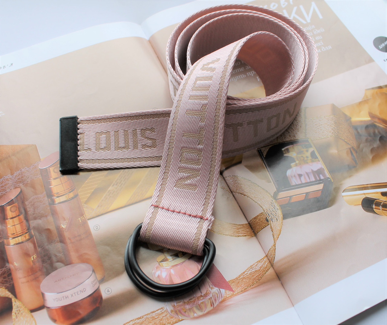 Тренд сезону тканинний ремінь Louis Vuitton пудра, фото 1