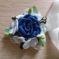 Бутоньерка на руку с синим цветком (арт. BUT-H-106)