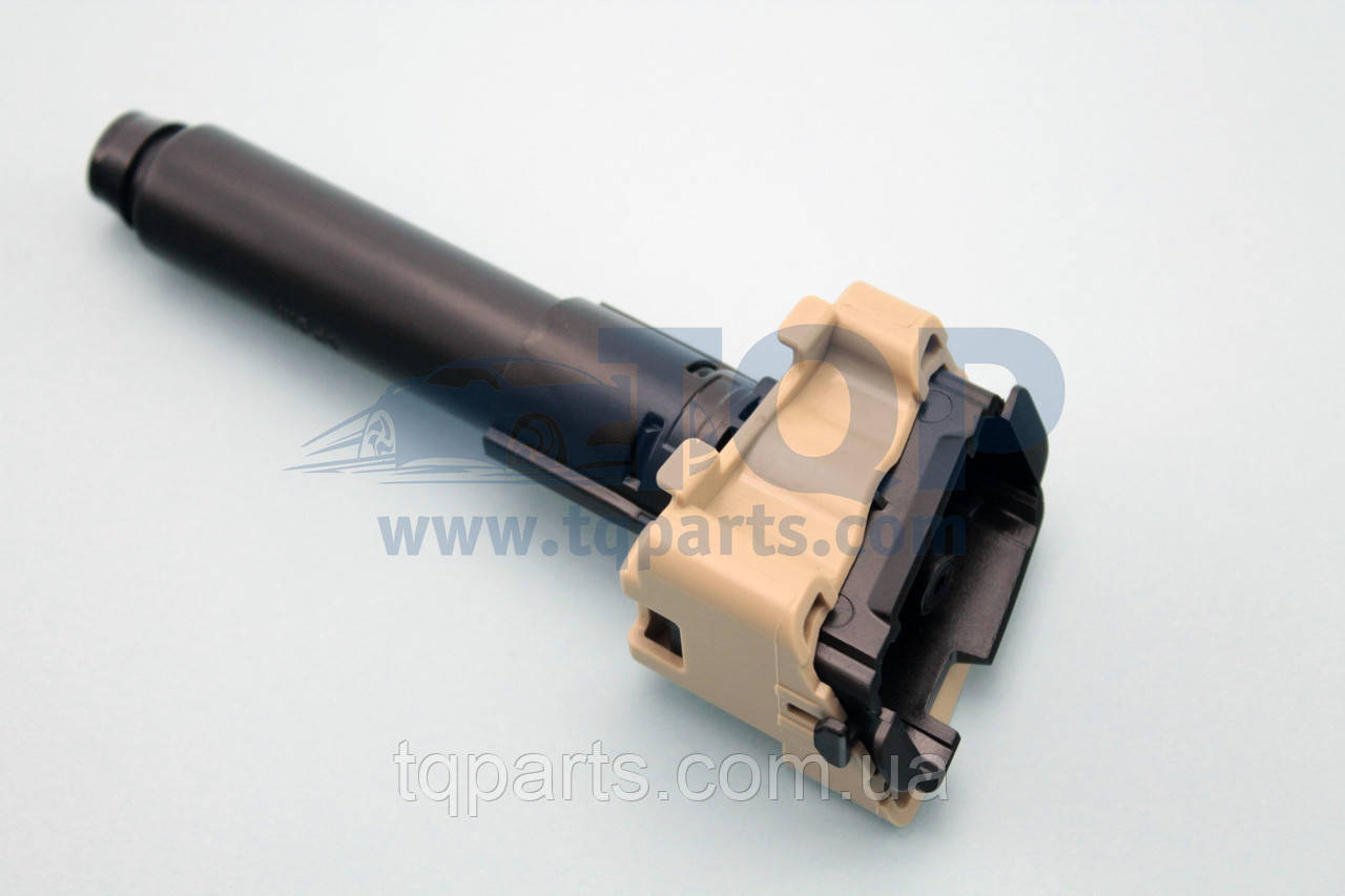 Форсунка омивача фари прав., Розпилювач фар BHT4-51-82X, BHT45182X для Mazda 3 13-16