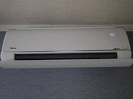 Установка теплового насоса MIDEA FA-09N8D6-I /FA-09N8D6-O серия BreezeleSS+ DC inverter (до -25С) в г. Запорожье 1